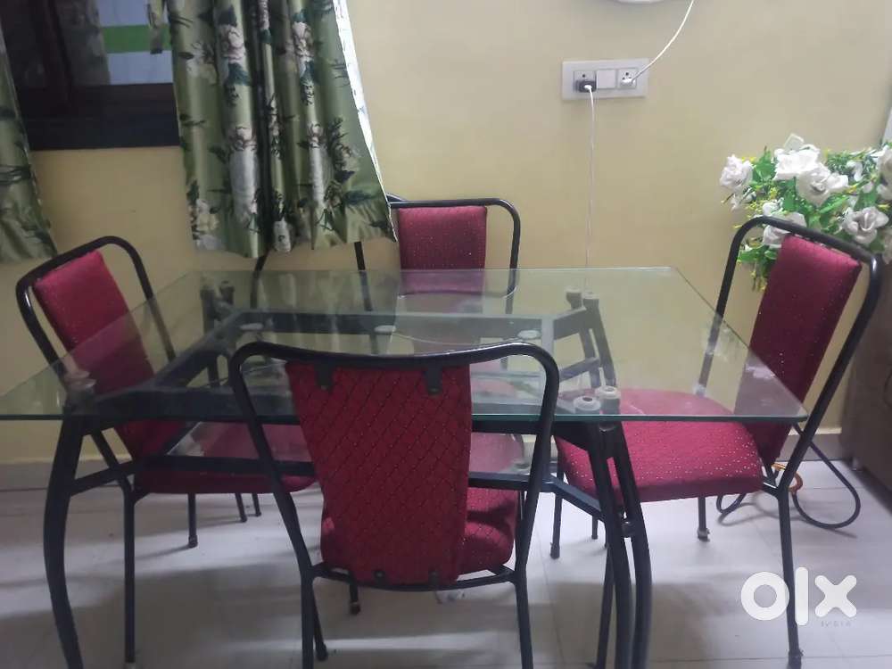 Dining table in cheap