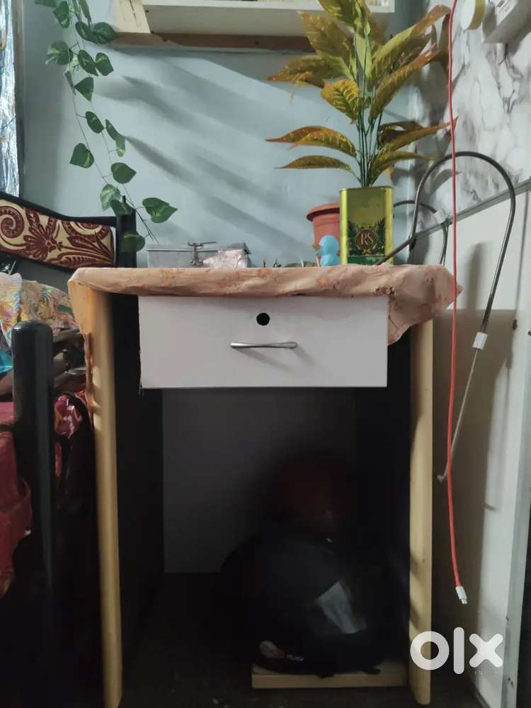 Computer Table