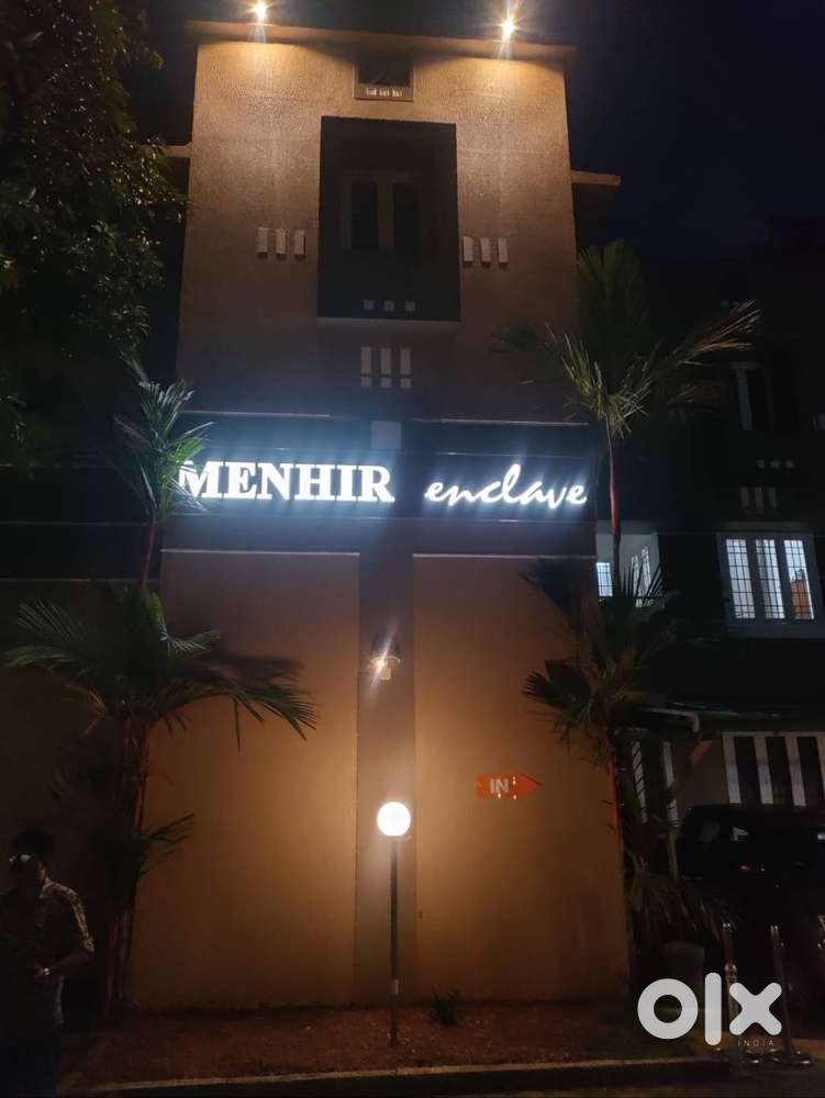 Well maintained 3BHK with private courtyard
