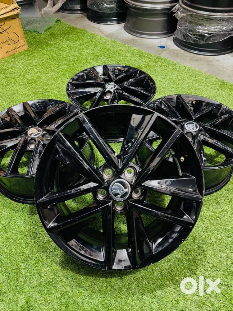 SKODA ALLOY WHEELS (FULLY NEW CONDITION)