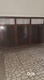 An independent commercial 3200sqft 7 bhk house for commercial purpose