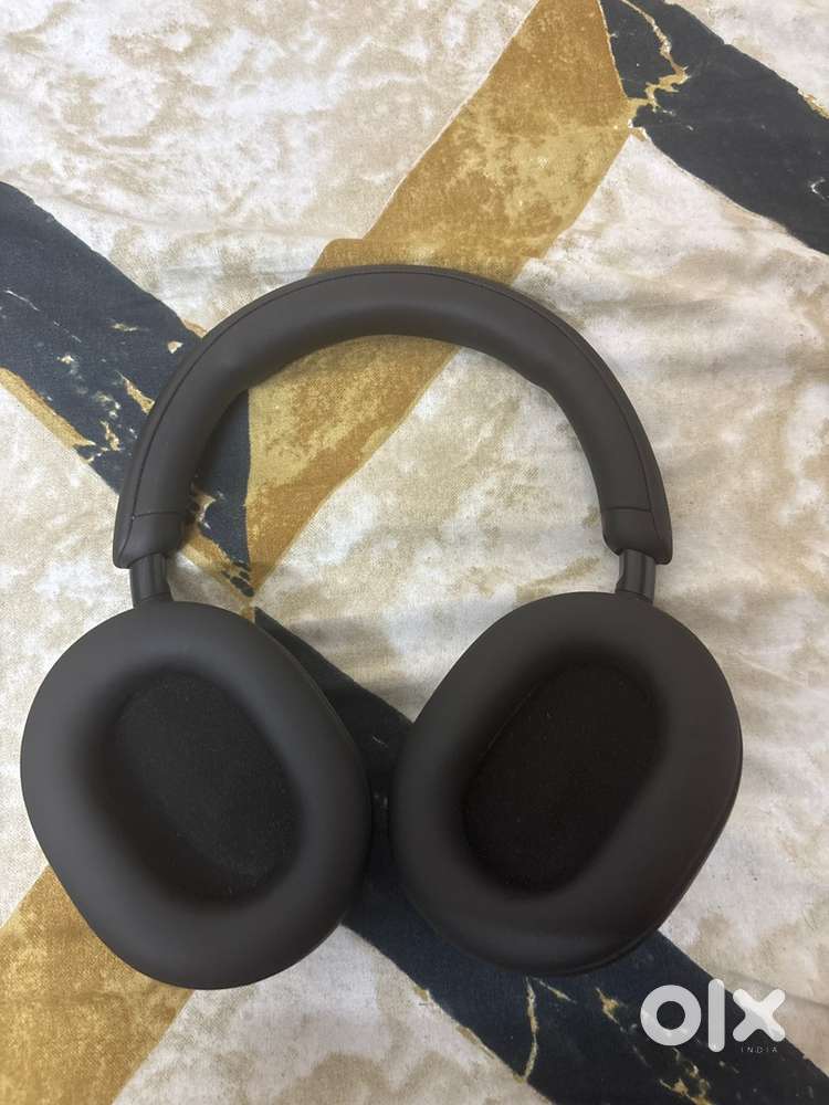 Sony XM5 Headphones
