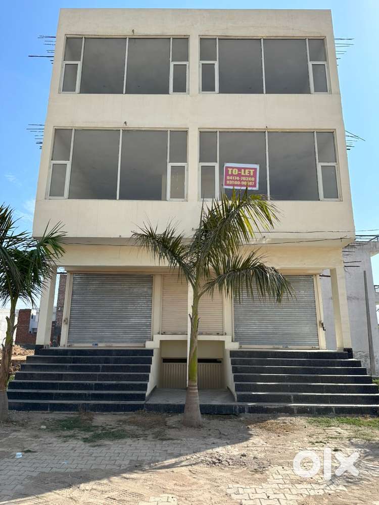 Showrooms for rent/lease