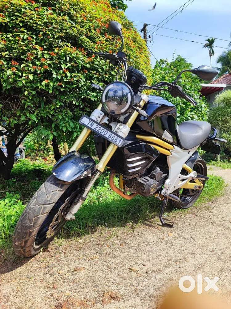 Mahindra Mojo 300