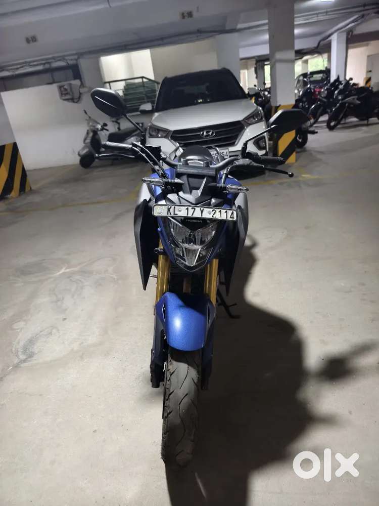 Honda CB 300F Blue – Excellent Condition  Low KM  Well Maintained