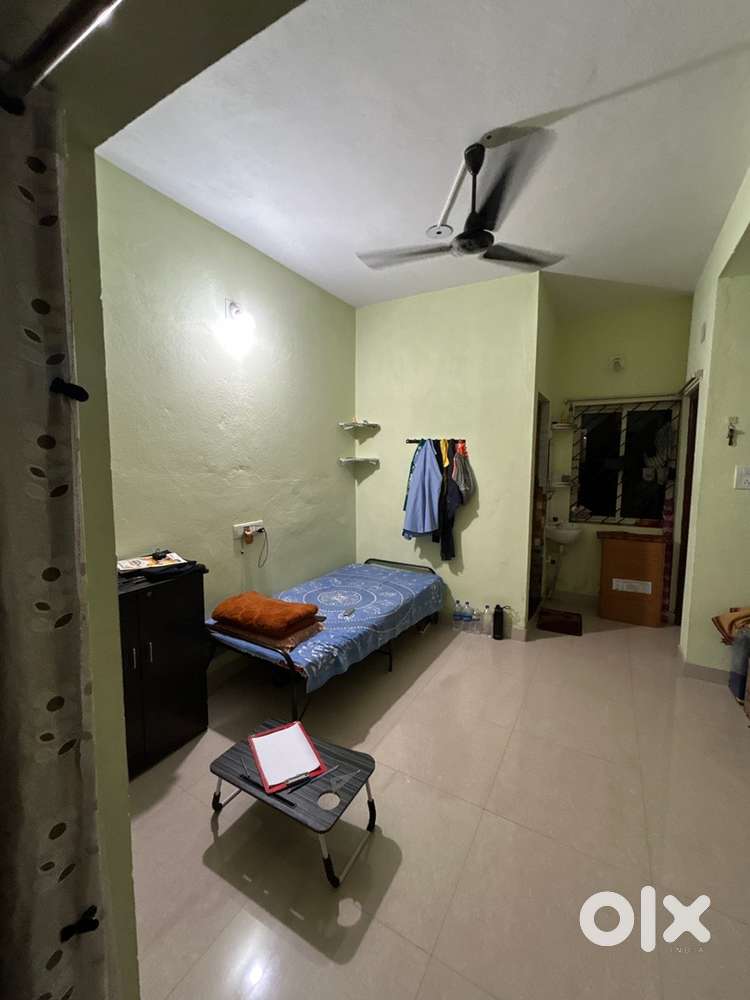 Room available for students