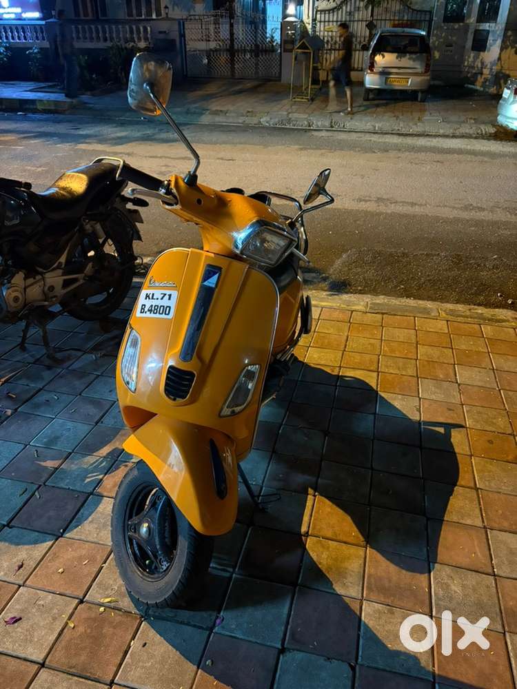 Vespa by piaggio SXL150