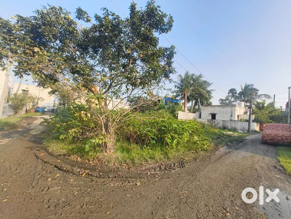 Corner plot for urgent sale in Thirunindravur