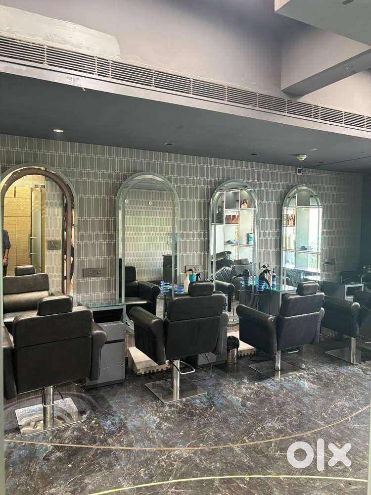 Renting my space on mg road Agra