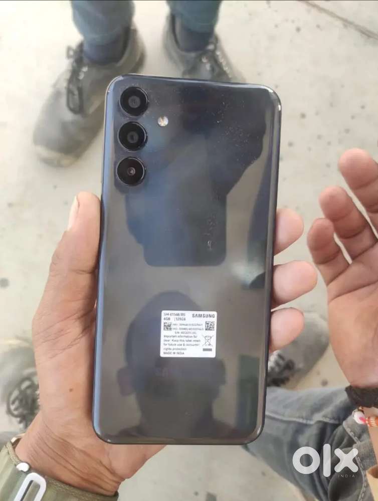 9 month old Samsung f15 5G black and charger