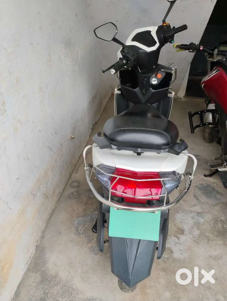 .10 month old ,60 km range , cruise control,3fwd & reverse gear