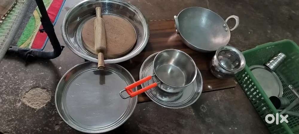 बर्तन, गैस चूल्हा with 2kg fill गैस, 2 बाल्टी etc