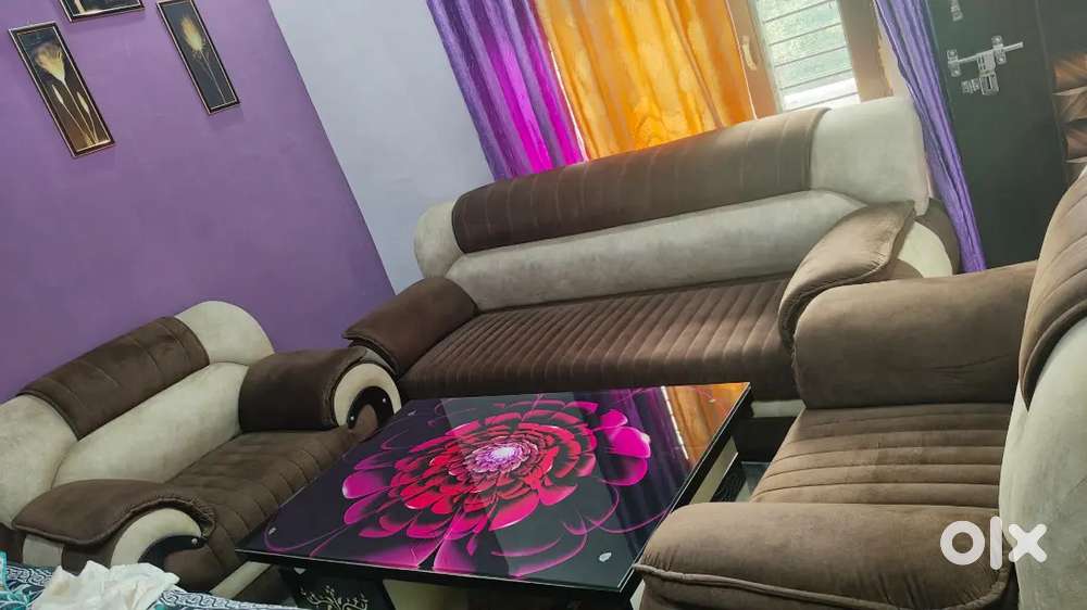 Sofa set with table