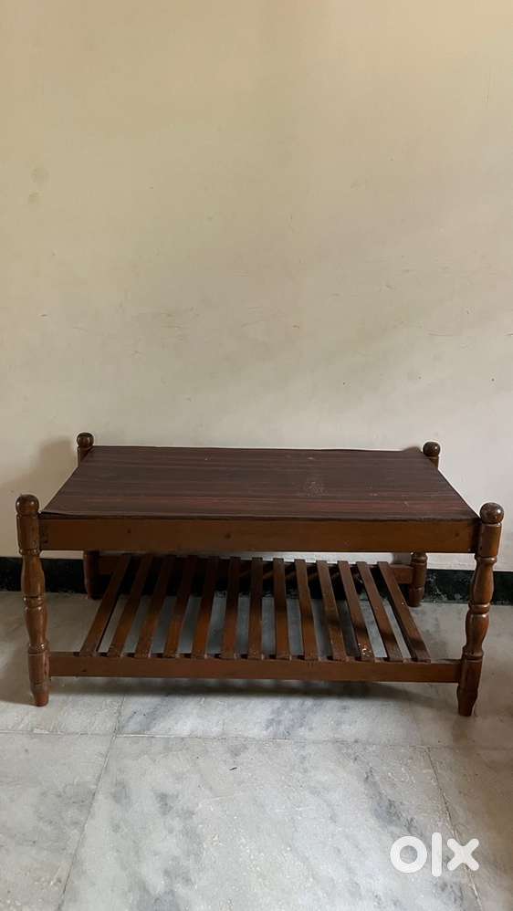 Center table (tea pai)