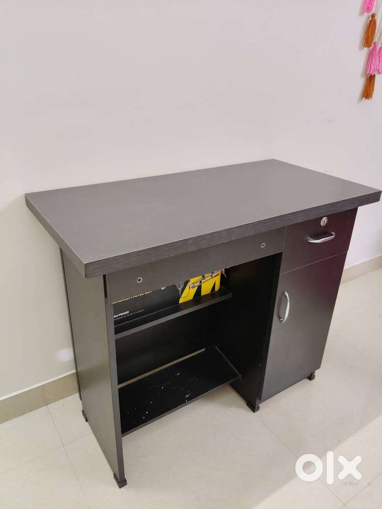 Computer desk / study table in good condition for sale