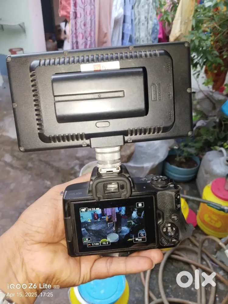 Canon M50 .