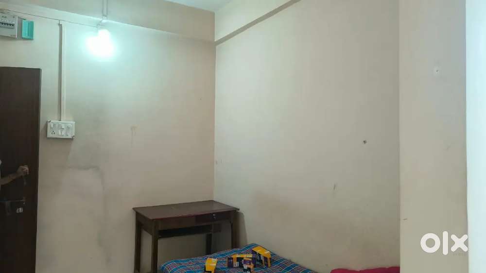 2 bhk flat at tilak path gulmandi