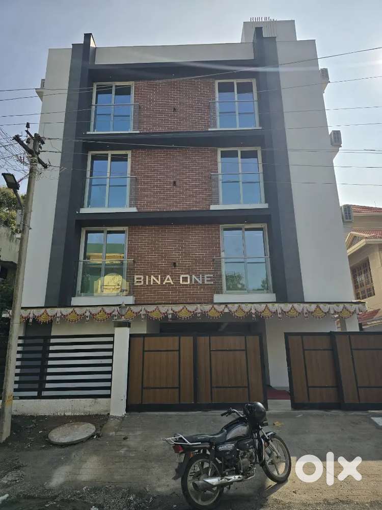 Bina one - 2bhk wit Ac, geyser, wadrobe