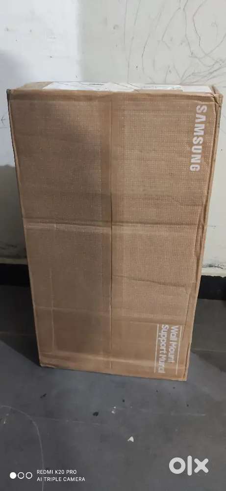 Samsung TV Wall mount 100inchs TV