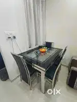 Dinnig table