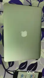 Apple laptop