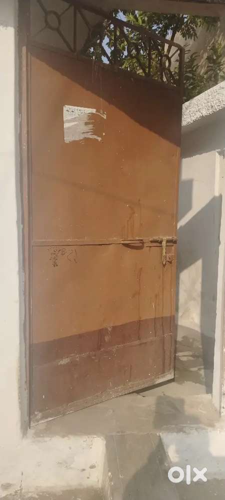 रूम किराए पर उपलब्ध है