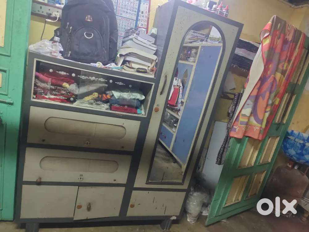 আলমারি good condition