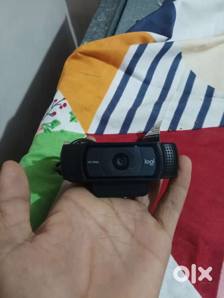 Logitech C920 HD 5 HD Webcam with Built-In Microphone USB Connectivity