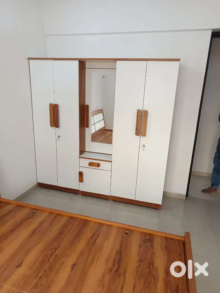 BRAND NEW  5 DOORS WARDROBE