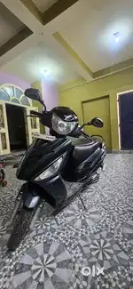 Maestro Scooty selling