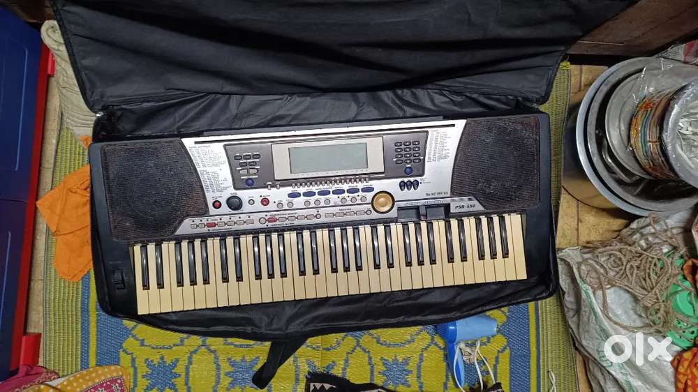 Yamaha PSR 550