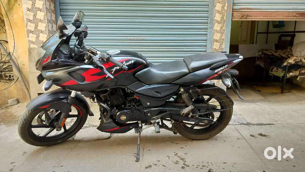 2023 Bajaj Pulsar 220F Twin Disc Single Owner Excellent condition