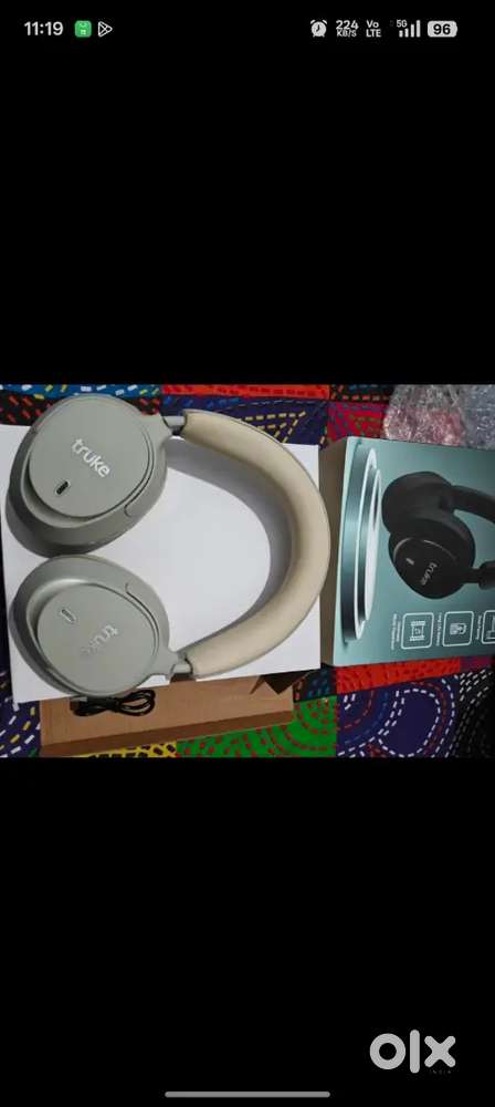 Truke aura bass over ear headphones