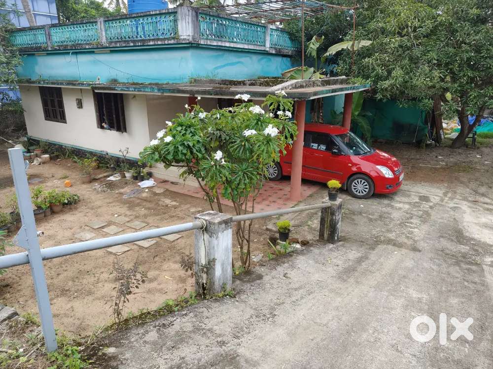 3 BHK Near Main Road, Water front, Near Town