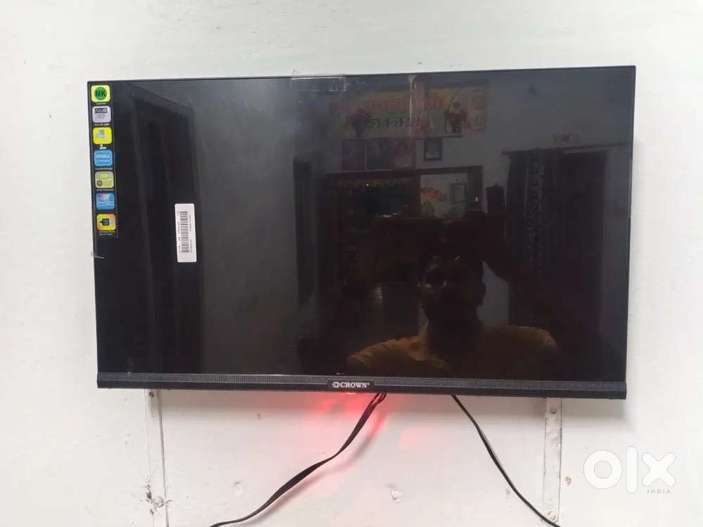 Crown LED TV