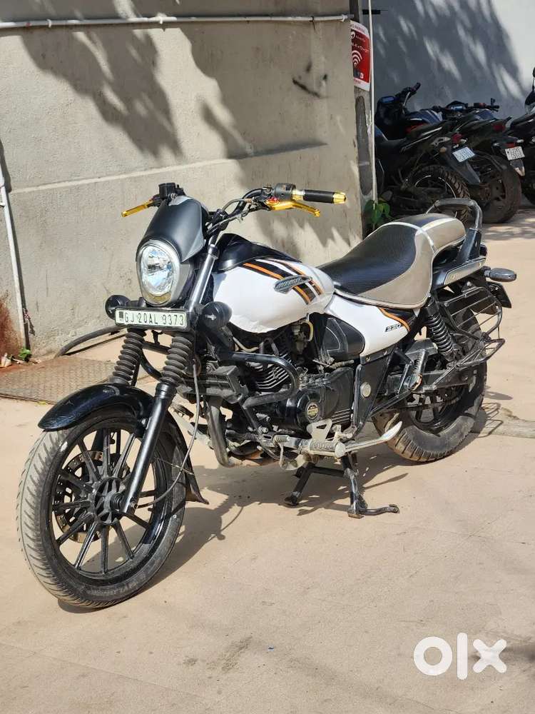 Avenger 220(4999 ડાઉનપેમેનટ ભરીને બાકીની લોન થઈ જશે)
