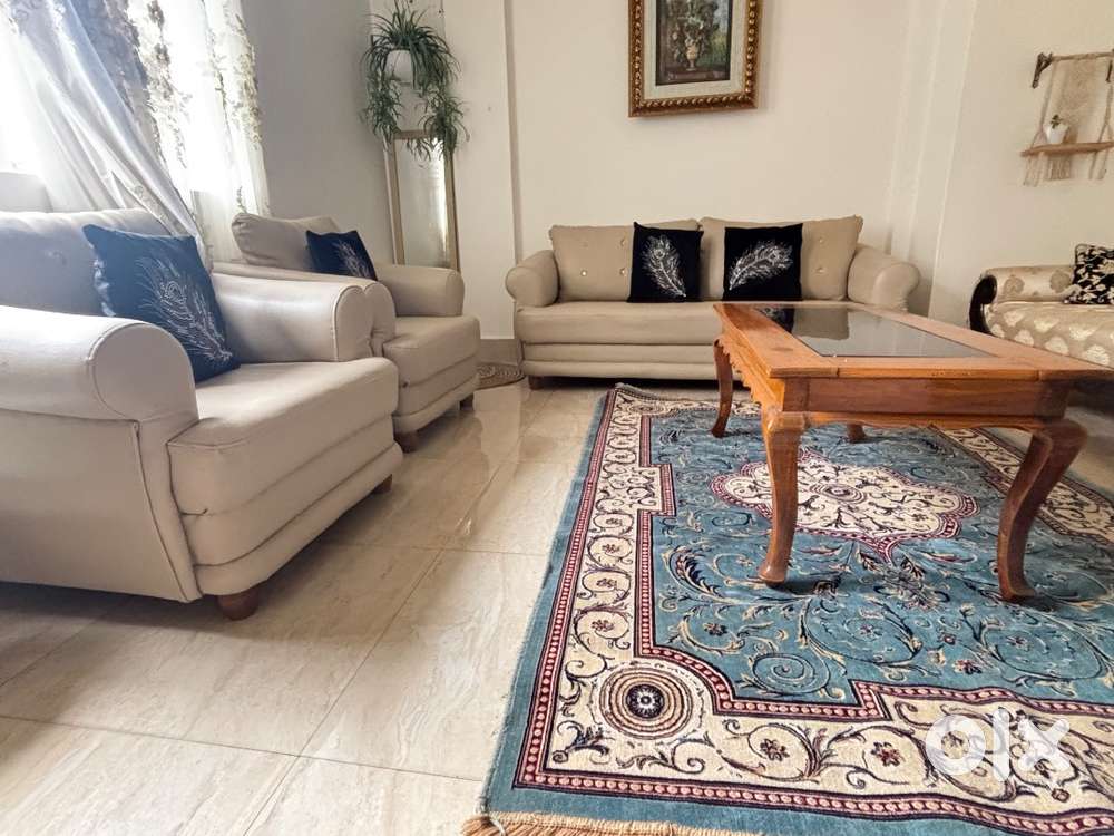 Sofa set with table