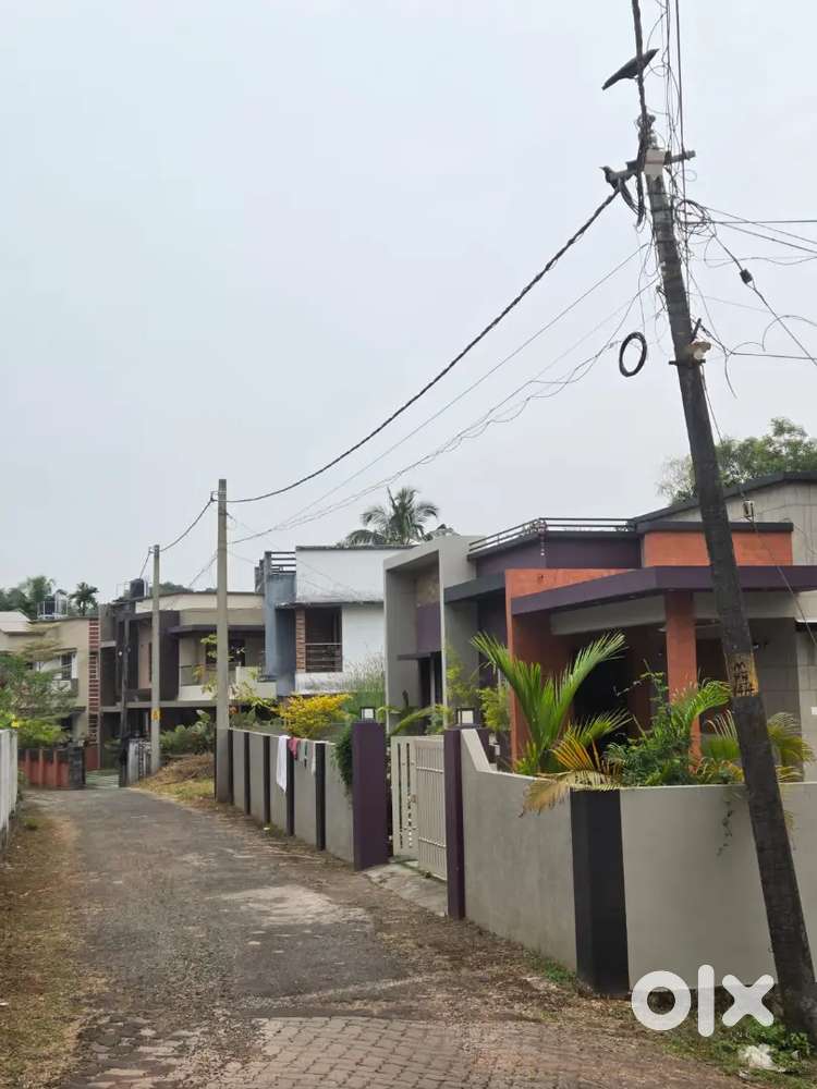 Gated villa plot for sale tripunithura mulamthuruthy