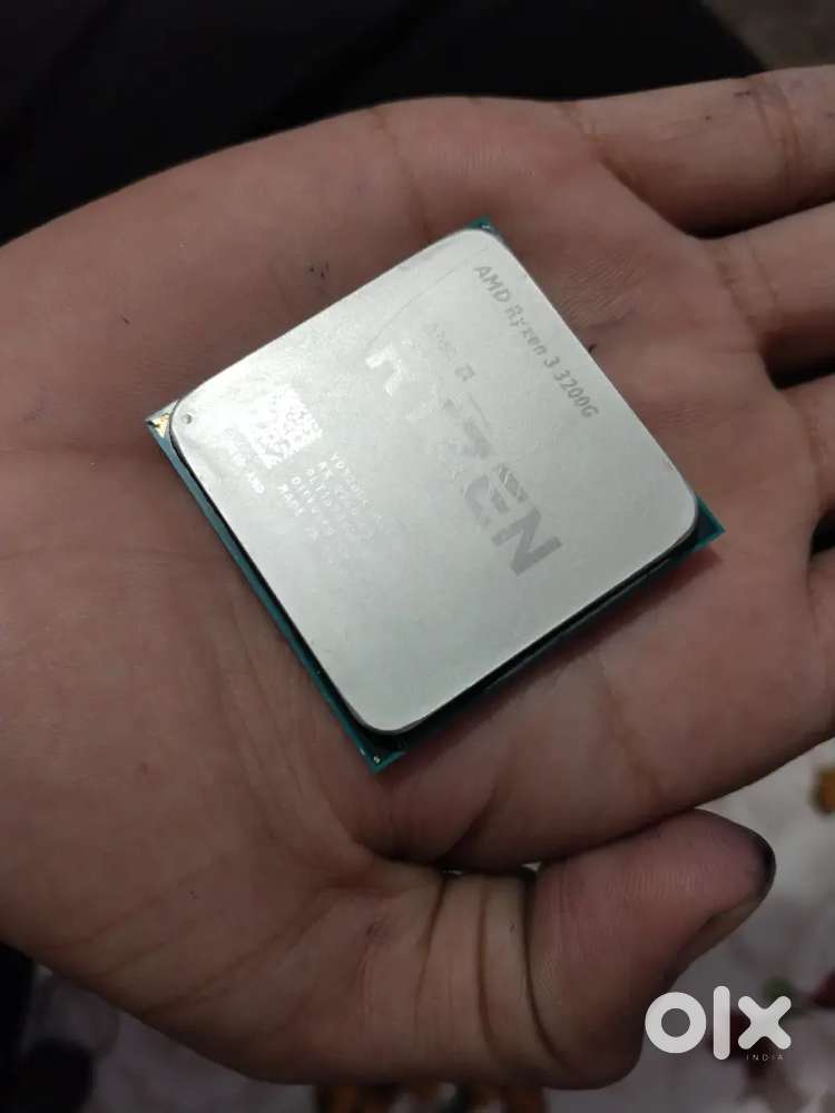 AMD Ryzen 3 3200G with RadeonVega 8 Graphics Desktop Processor