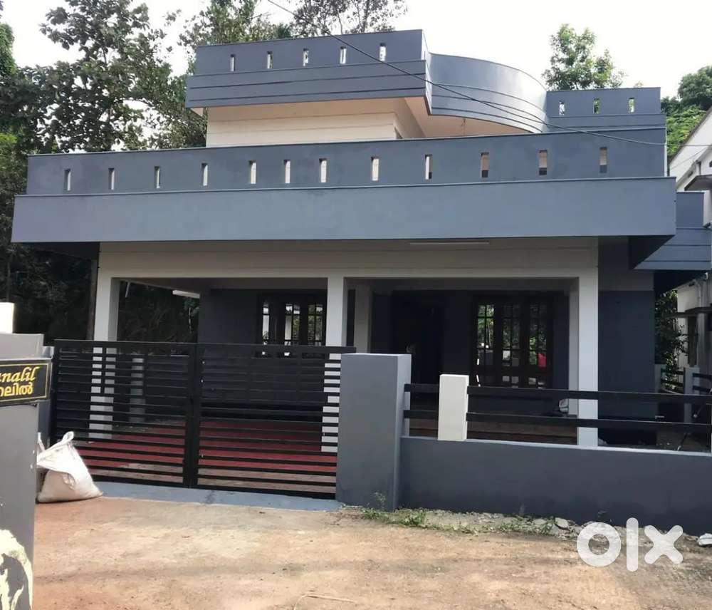 കൊടിയ നാട്ടുകുന്ന് .6 cent 4 bedroom house.58. Lakh negotiable.