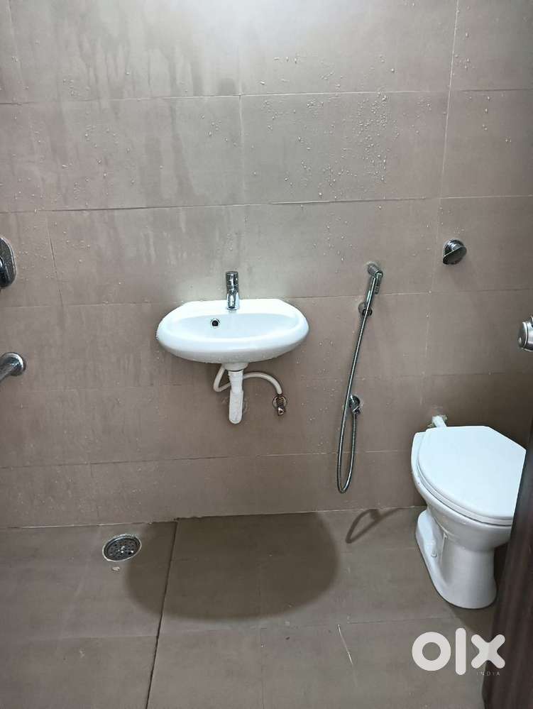 2 bhk with kitchen trolley