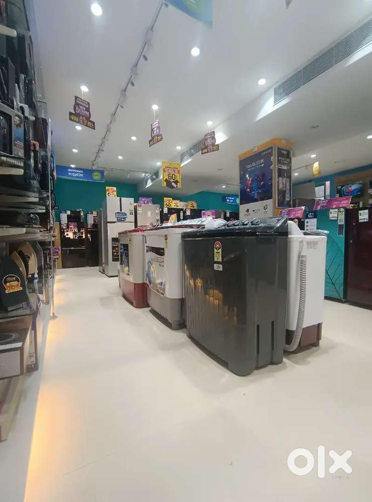 Housekeeping staff required for Electronic showroom