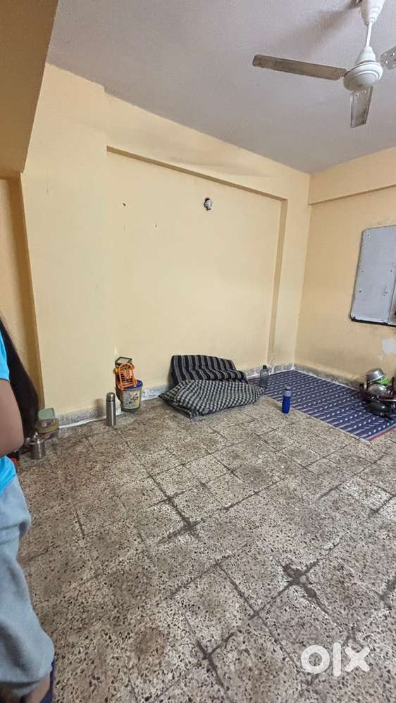 Looking for female roommate