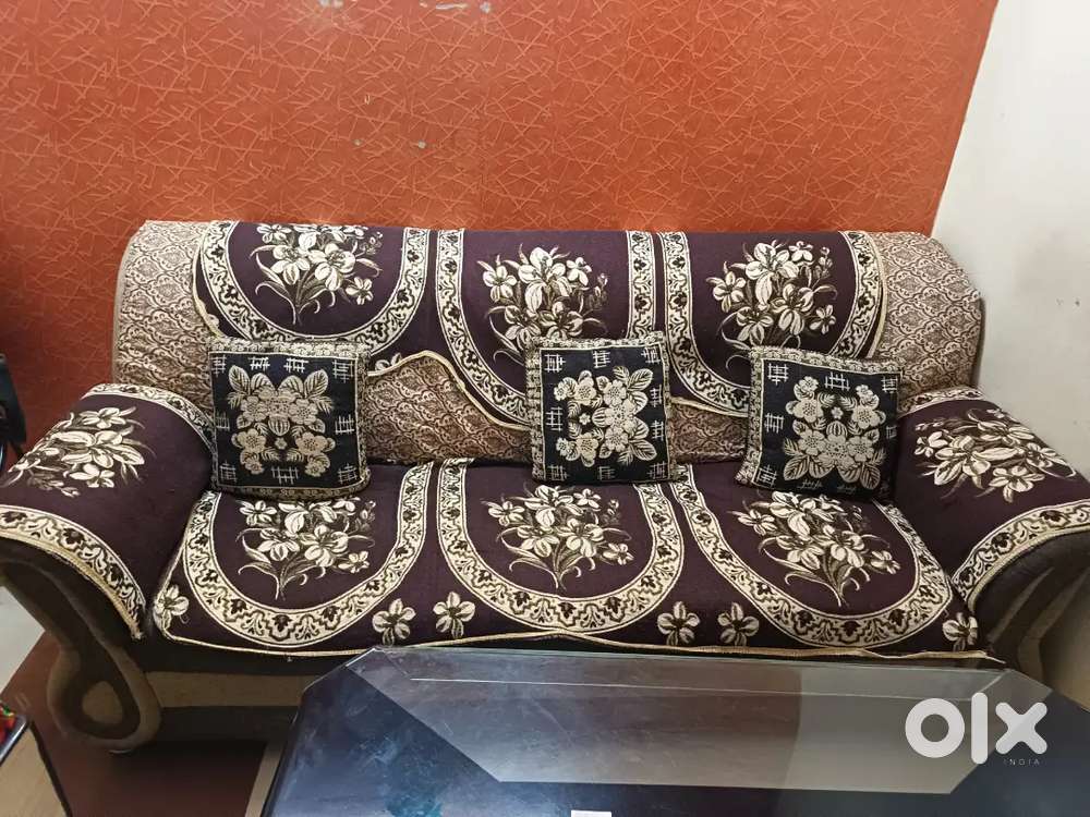 Urgent sell A1 condition Sofa set