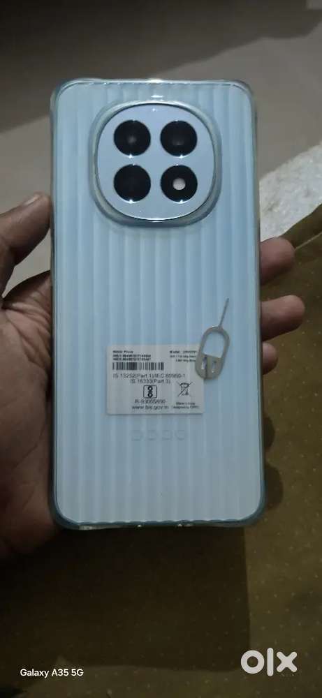 Brand New condition 2days used phone i need money