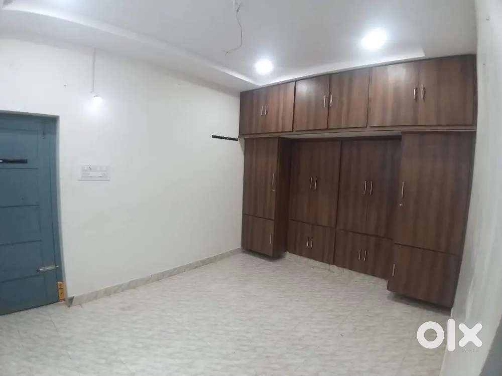 Individual house & individual current metre, separate kitchen one hall