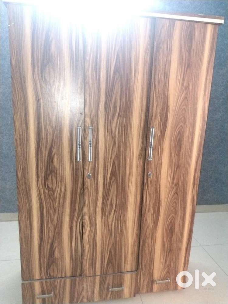 3 WARDROBES