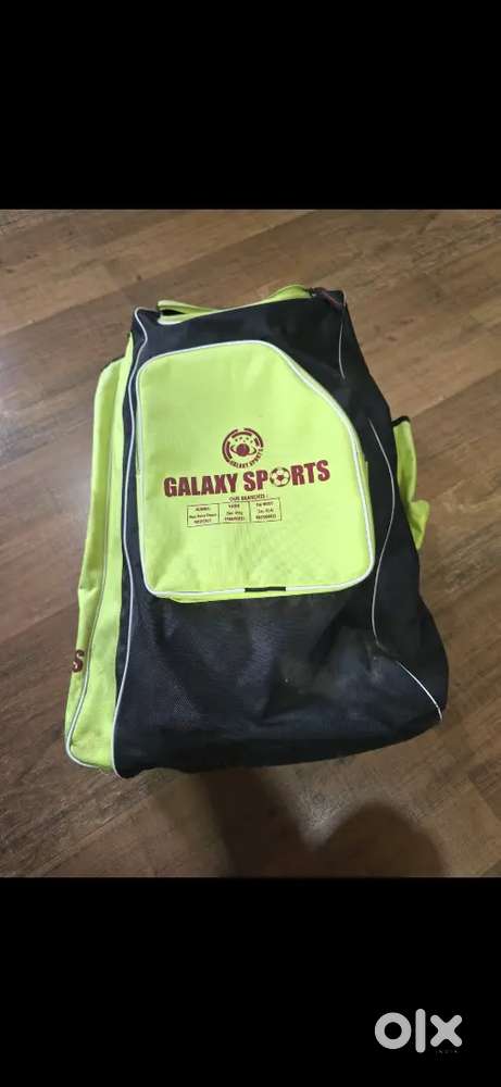 Cricket Bag, Cricket pads, cricket helmet, cricket Gloves