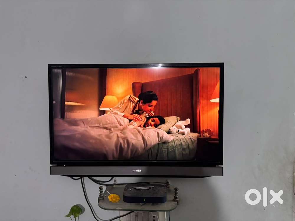 Toshiba 32 inch LCD