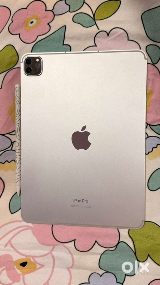 IPAD 11 inch M2 wifi cell 256 gb + magic keyboard+ apple penicl 2